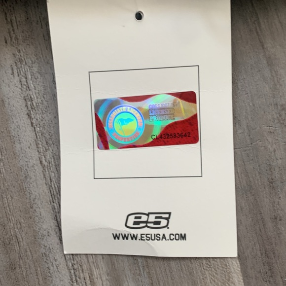 E5 North Dakota State Neck Zipper Sweatshirt. - Picture 5 of 7